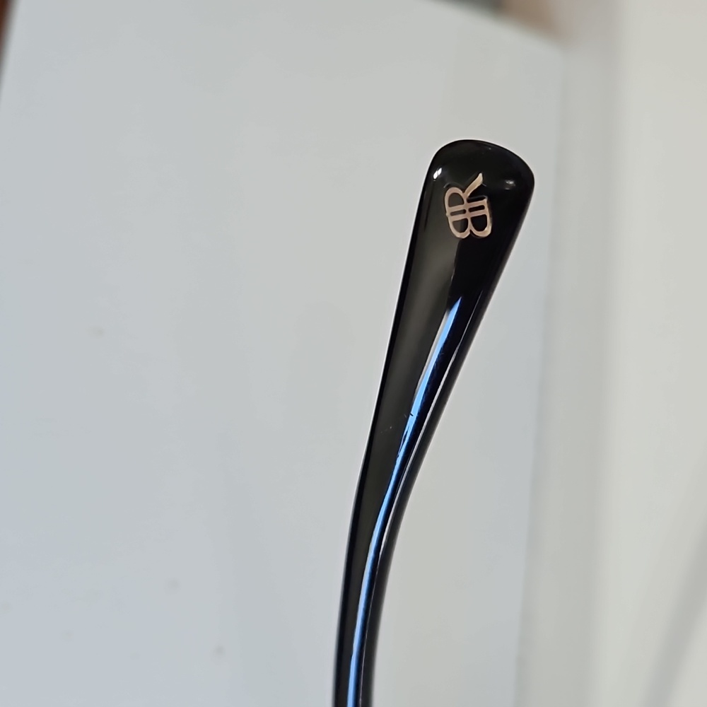 Banana Republic NWOT black sunglasses silver accent,unisex. Case and cloth. - Picture 5 of 7